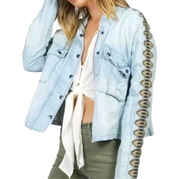 Free People Denim Jacket Sz XS EMBROIDERED BEADED Light Blue Boho Gypsy Bohemian - Picture 6 of 16
